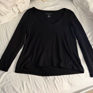 aeo vneck longsleeve